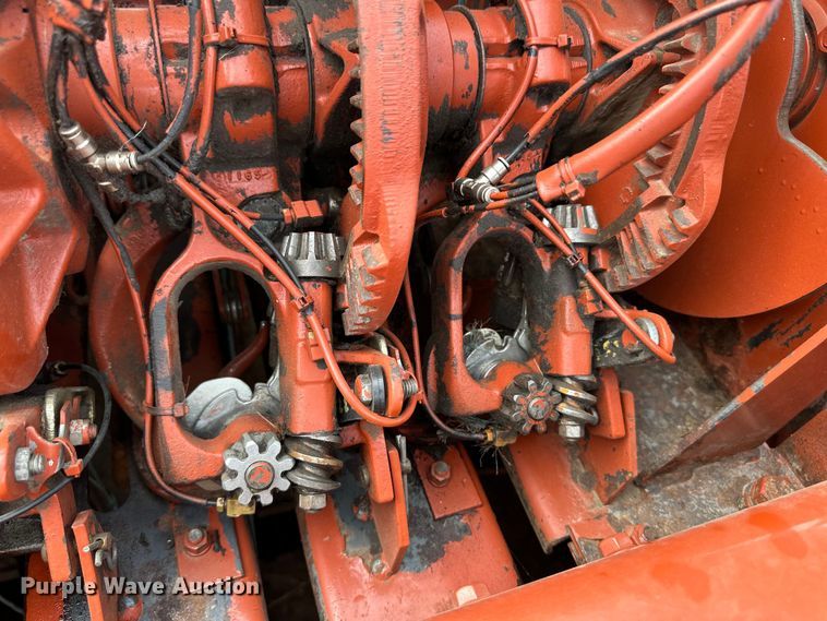 image for item OM9510 2005 Hesston 4910 large square baler