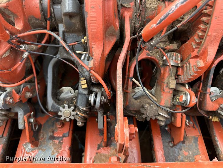 image for item OM9510 2005 Hesston 4910 large square baler