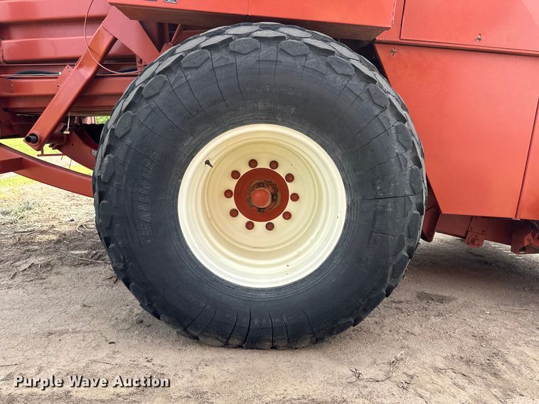 image for item OM9510 2005 Hesston 4910 large square baler