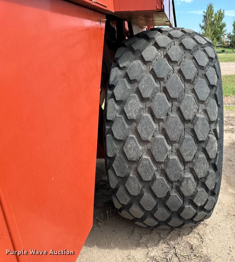 image for item OM9510 2005 Hesston 4910 large square baler