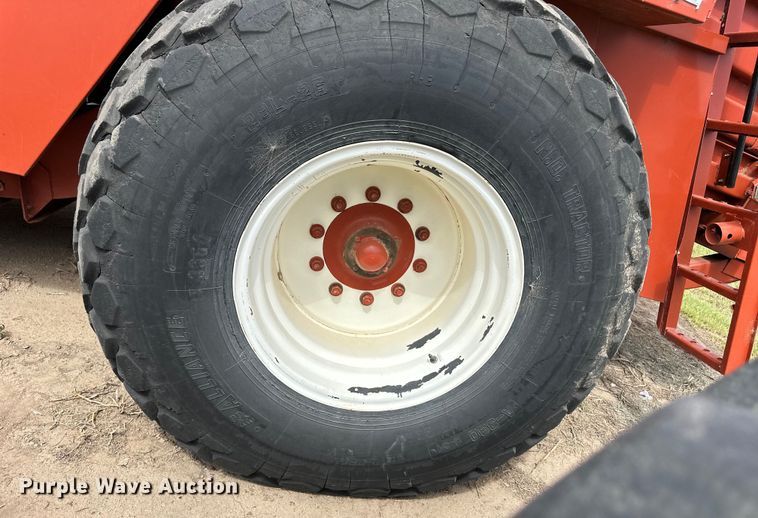 image for item OM9510 2005 Hesston 4910 large square baler