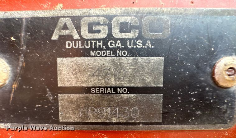 image for item OM9510 2005 Hesston 4910 large square baler