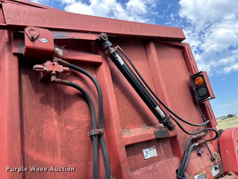 image for item OM9512 Meyer manure spreader