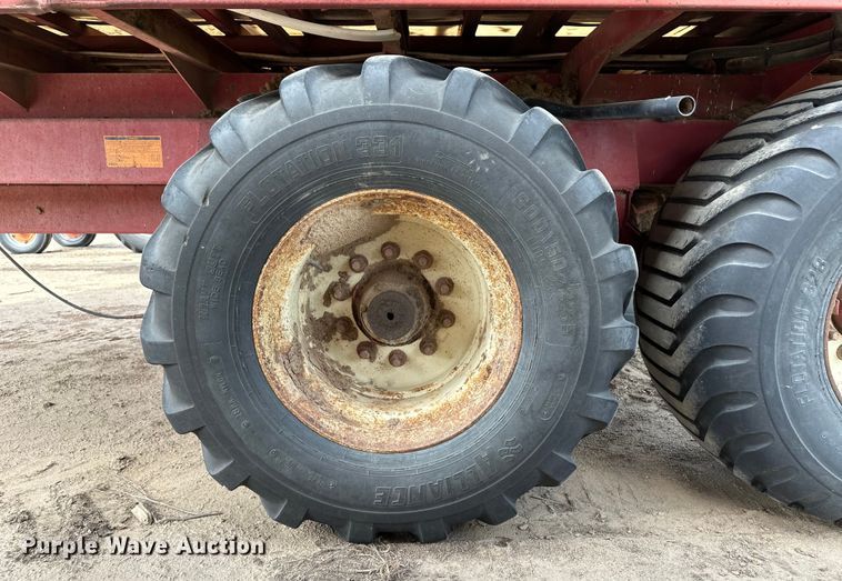 image for item OM9512 Meyer manure spreader