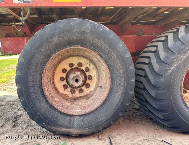 image for item OM9512 Meyer manure spreader