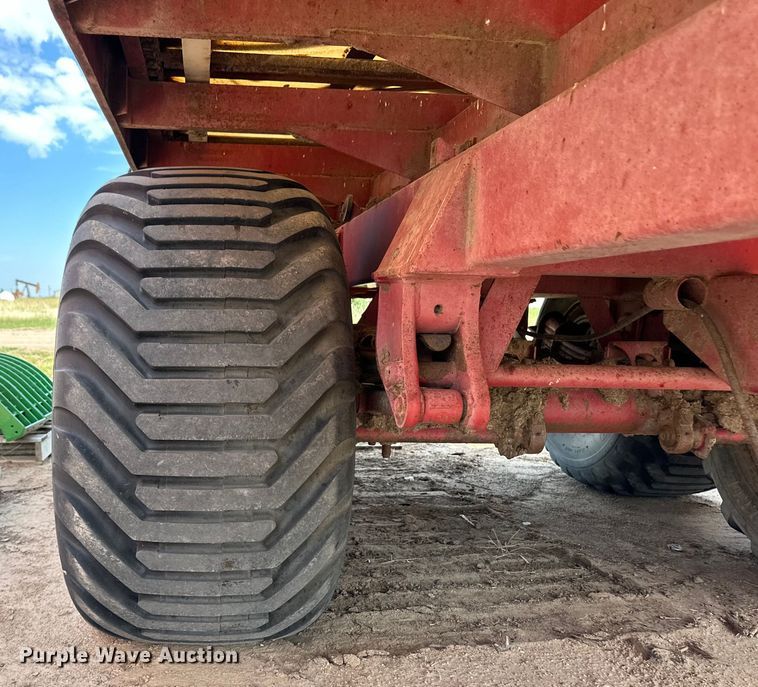 image for item OM9512 Meyer manure spreader