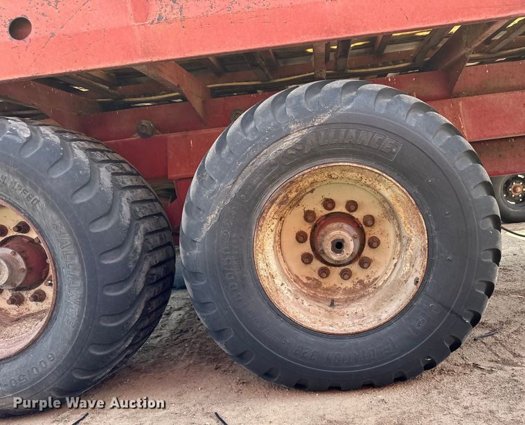 image for item OM9512 Meyer manure spreader