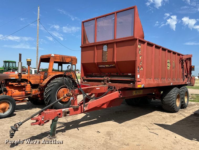 image for item OM9513 Meyer manure spreader
