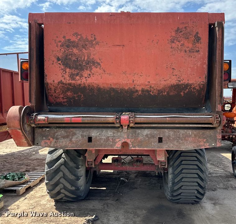 image for item OM9513 Meyer manure spreader