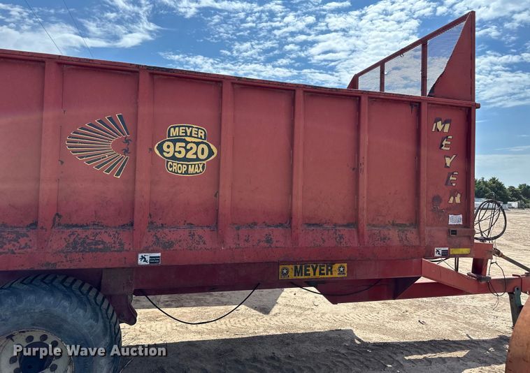 image for item OM9513 Meyer manure spreader