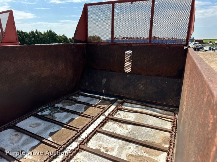 image for item OM9513 Meyer manure spreader