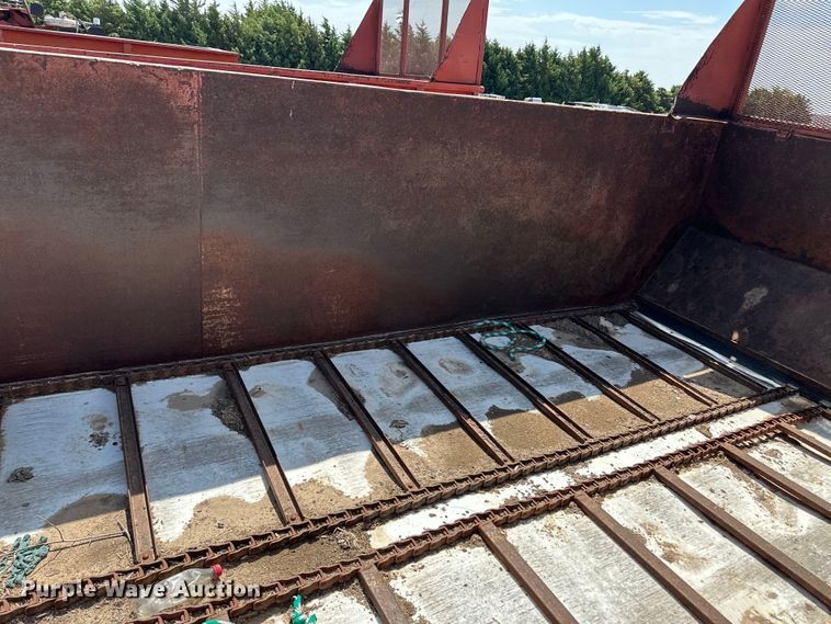 image for item OM9513 Meyer manure spreader