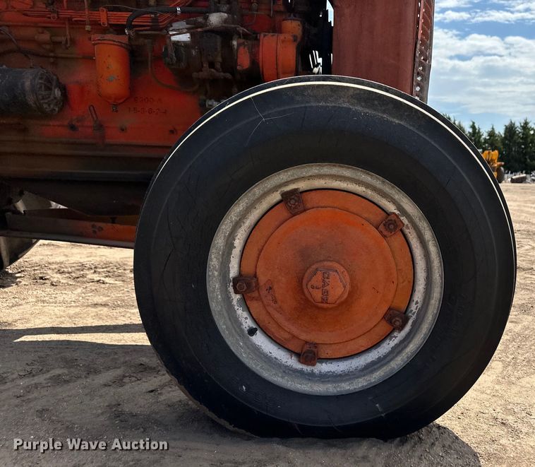 image for item OM9514 1954 Case 500 tractor