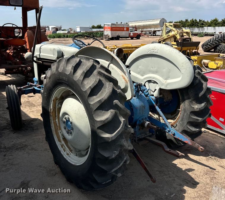 image for item OM9515 Ford Powermaster 881 tractor