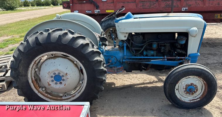 image for item OM9515 Ford Powermaster 881 tractor