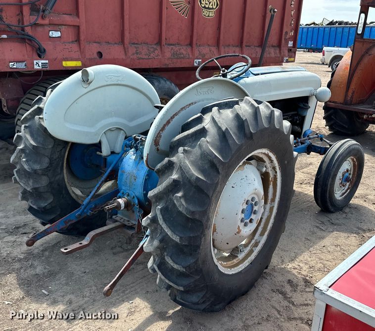 image for item OM9515 Ford Powermaster 881 tractor