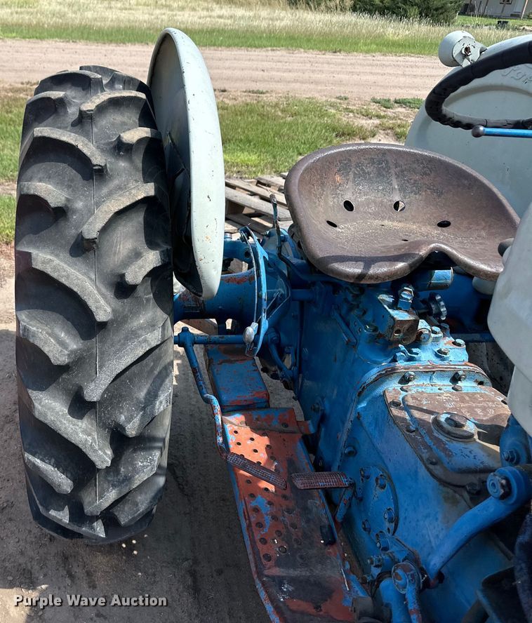 image for item OM9515 Ford Powermaster 881 tractor