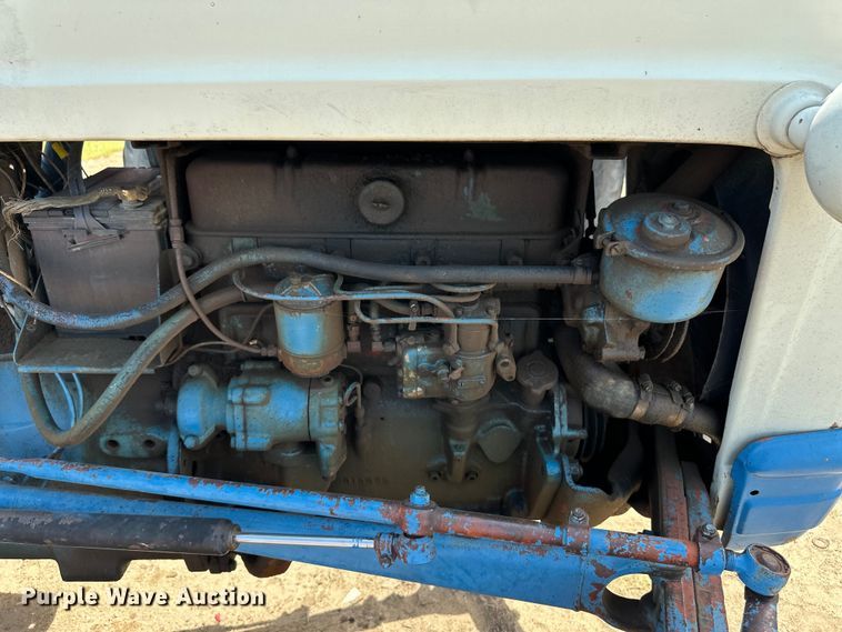 image for item OM9515 Ford Powermaster 881 tractor