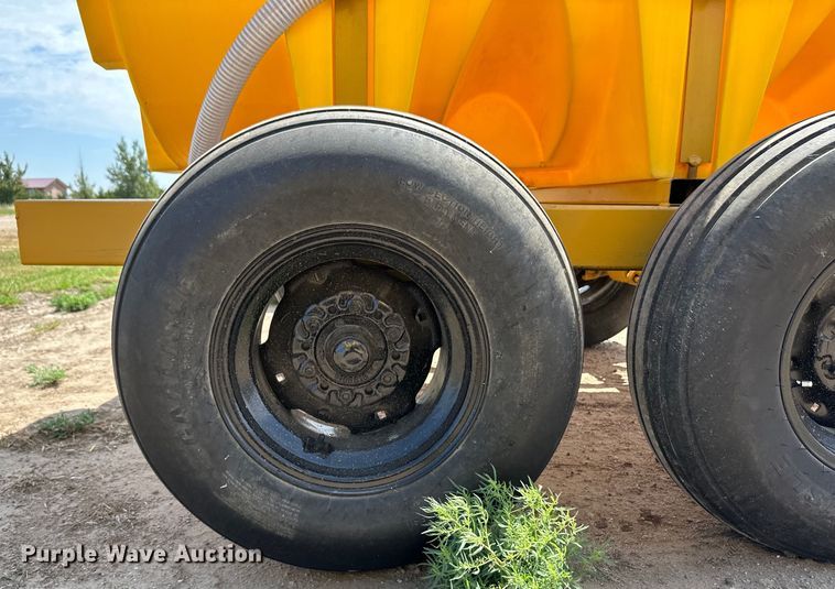 image for item OM9521 Shop built nurse tank trailer