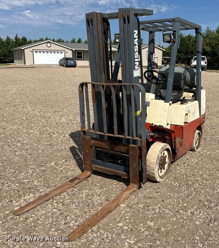image for item OM9525 Nissan CPJ02A25PV forklift