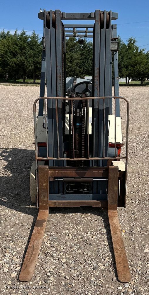 image for item OM9525 Nissan CPJ02A25PV forklift