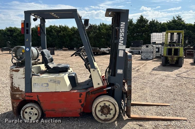 image for item OM9525 Nissan CPJ02A25PV forklift