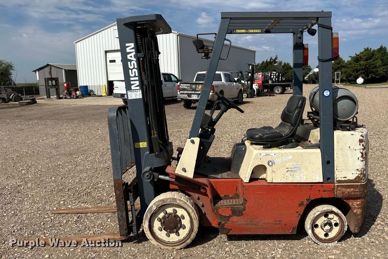 image for item OM9525 Nissan CPJ02A25PV forklift