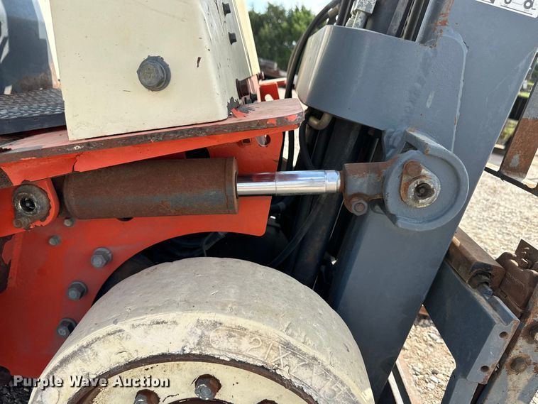 image for item OM9525 Nissan CPJ02A25PV forklift