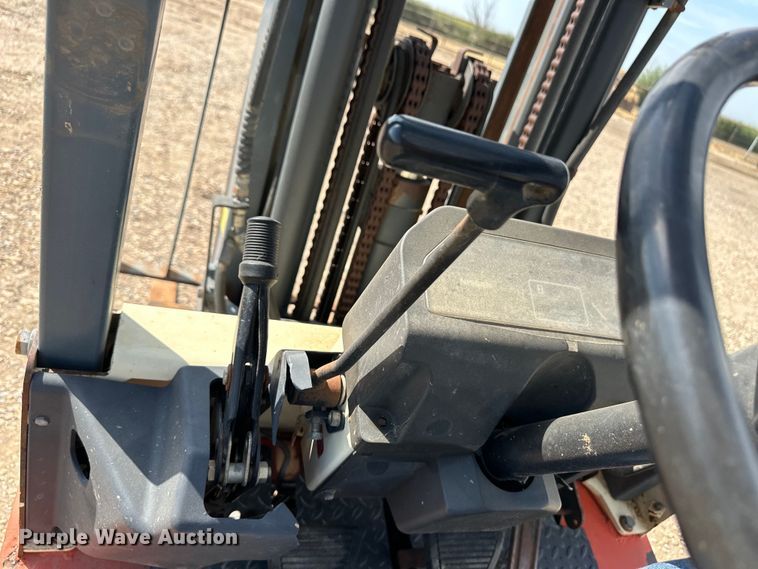 image for item OM9525 Nissan CPJ02A25PV forklift