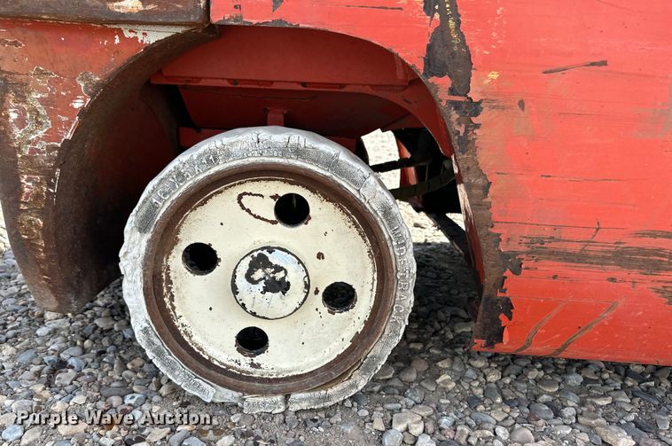 image for item OM9525 Nissan CPJ02A25PV forklift