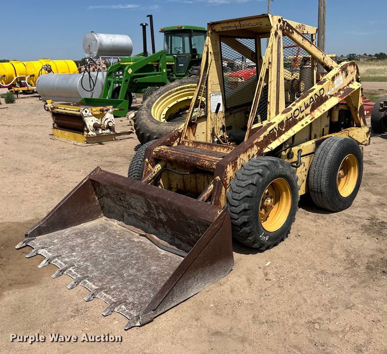 image for item OM9526 1978 New Holland L775 skid steer loader