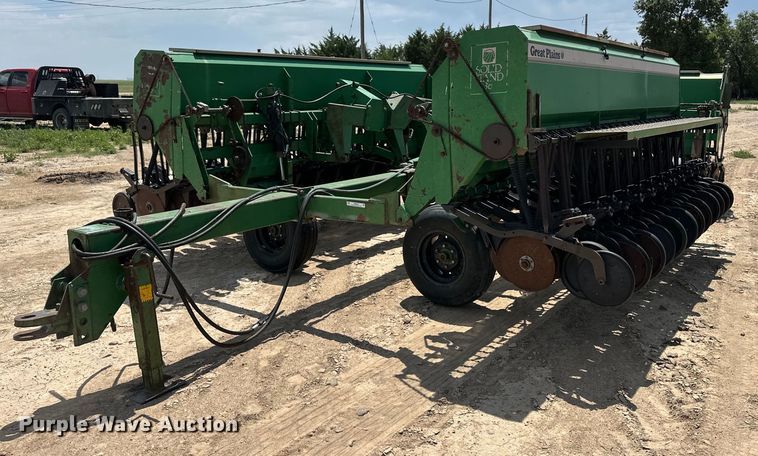 image for item OM9527 Great Plains Solid Stand 36 grain drill