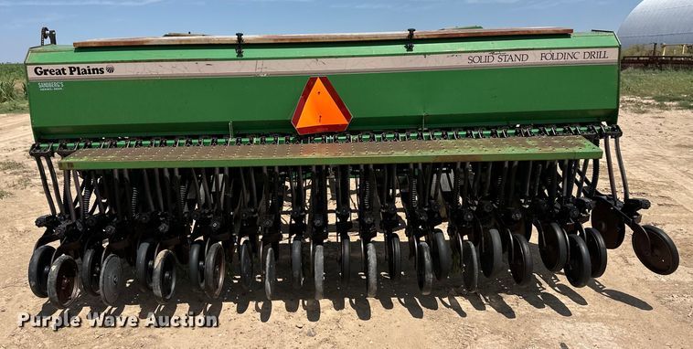 image for item OM9527 Great Plains Solid Stand 36 grain drill