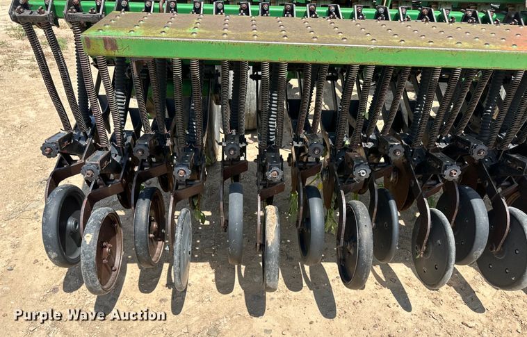 image for item OM9527 Great Plains Solid Stand 36 grain drill