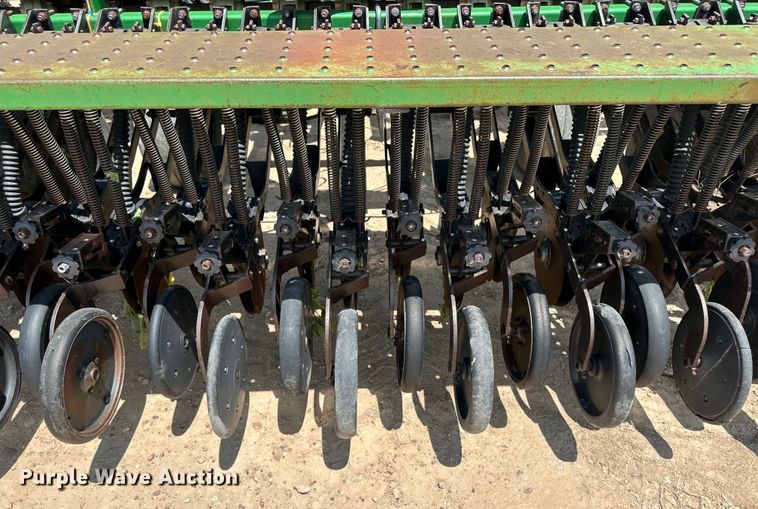 image for item OM9527 Great Plains Solid Stand 36 grain drill