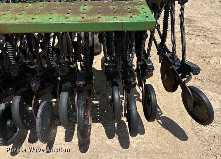 image for item OM9527 Great Plains Solid Stand 36 grain drill