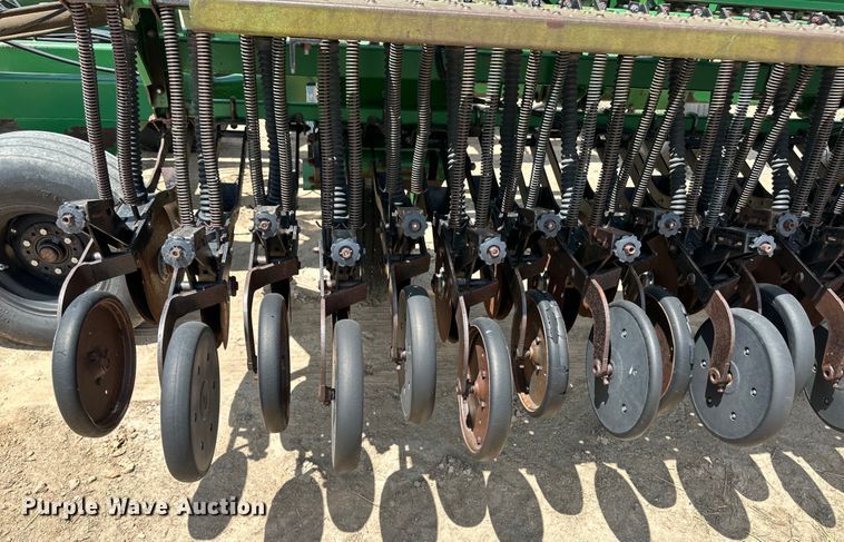 image for item OM9527 Great Plains Solid Stand 36 grain drill