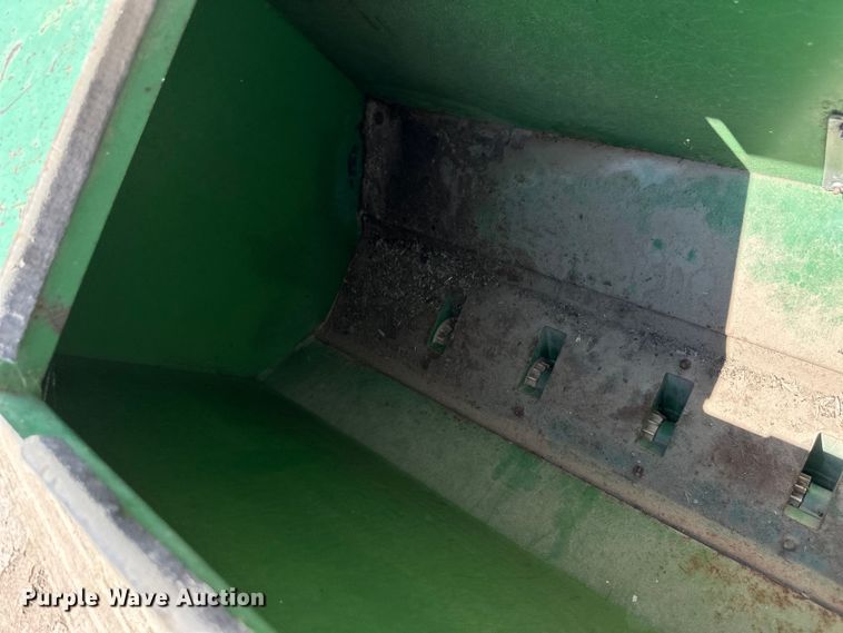 image for item OM9527 Great Plains Solid Stand 36 grain drill