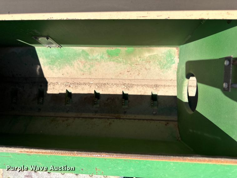 image for item OM9527 Great Plains Solid Stand 36 grain drill