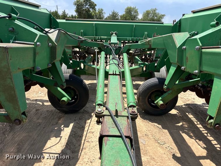 image for item OM9527 Great Plains Solid Stand 36 grain drill