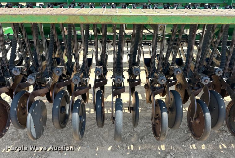 image for item OM9527 Great Plains Solid Stand 36 grain drill