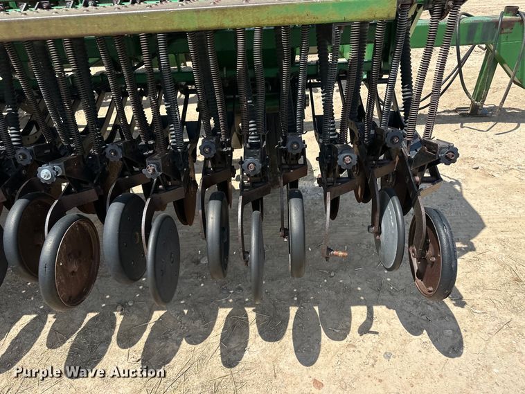 image for item OM9527 Great Plains Solid Stand 36 grain drill