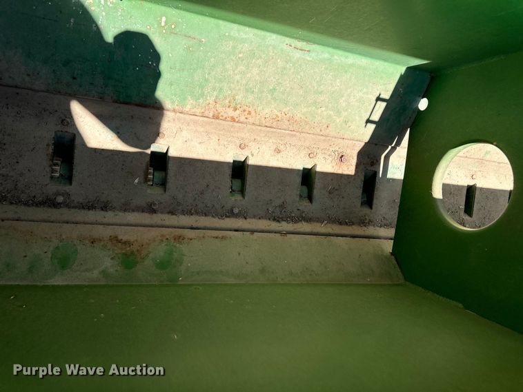 image for item OM9527 Great Plains Solid Stand 36 grain drill