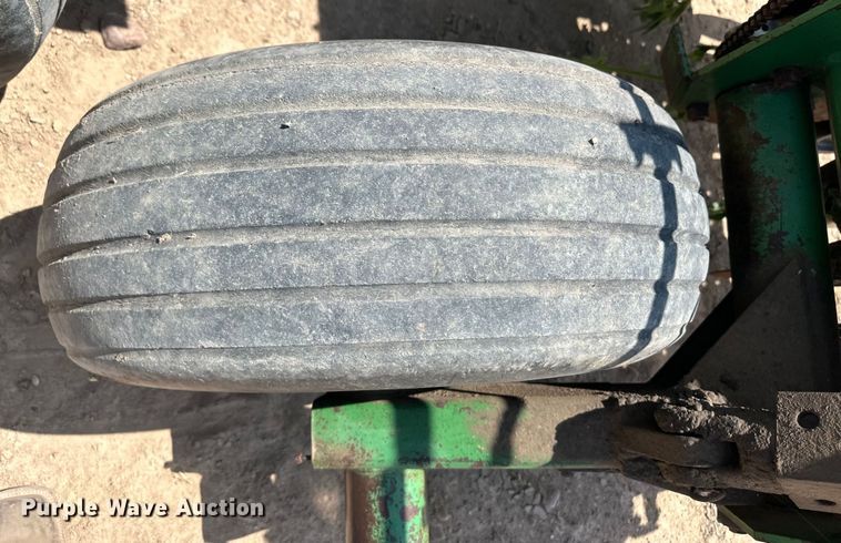 image for item OM9527 Great Plains Solid Stand 36 grain drill