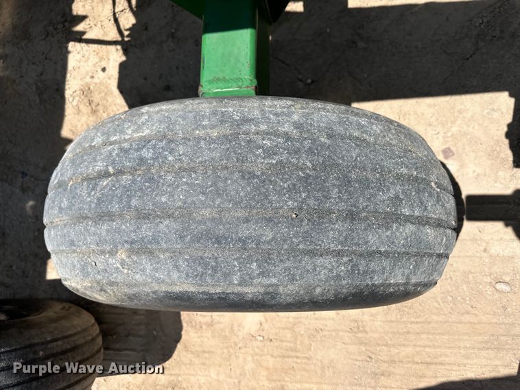 image for item OM9527 Great Plains Solid Stand 36 grain drill