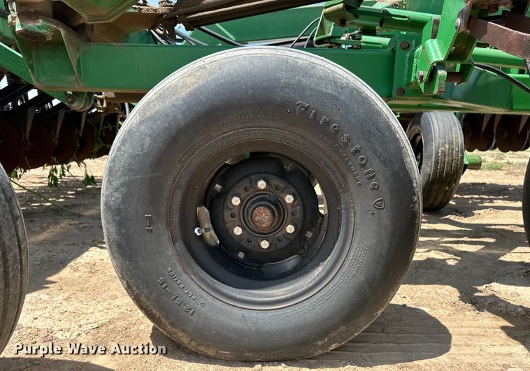 image for item OM9527 Great Plains Solid Stand 36 grain drill