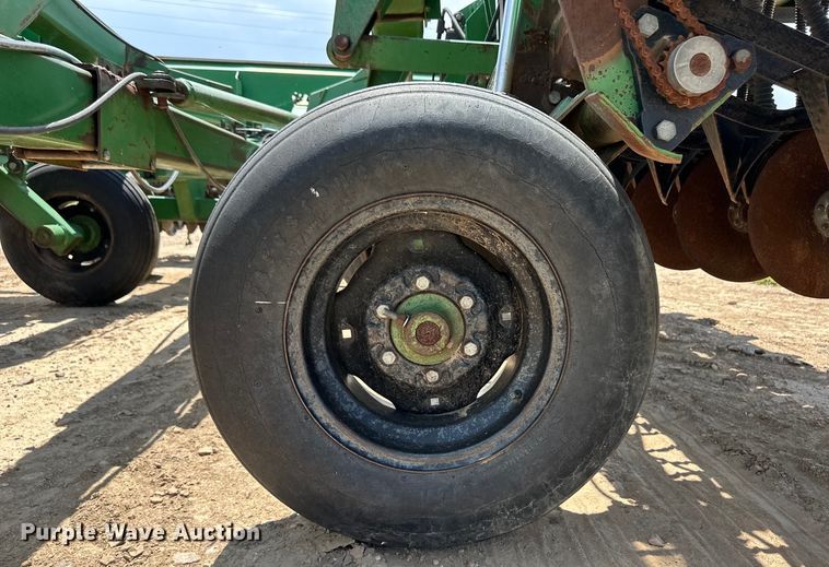 image for item OM9527 Great Plains Solid Stand 36 grain drill