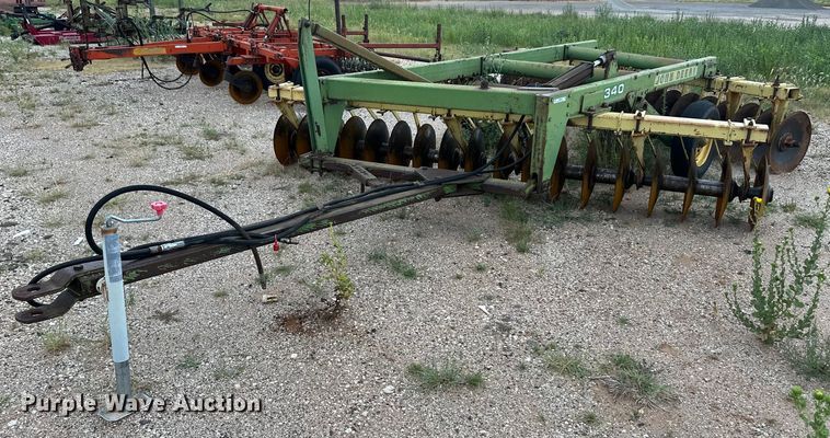 image for item OM9548 John Deere 340 off-set disk