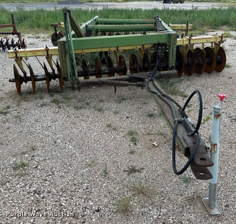 image for item OM9548 John Deere 340 off-set disk