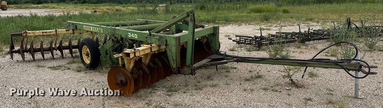 image for item OM9548 John Deere 340 off-set disk